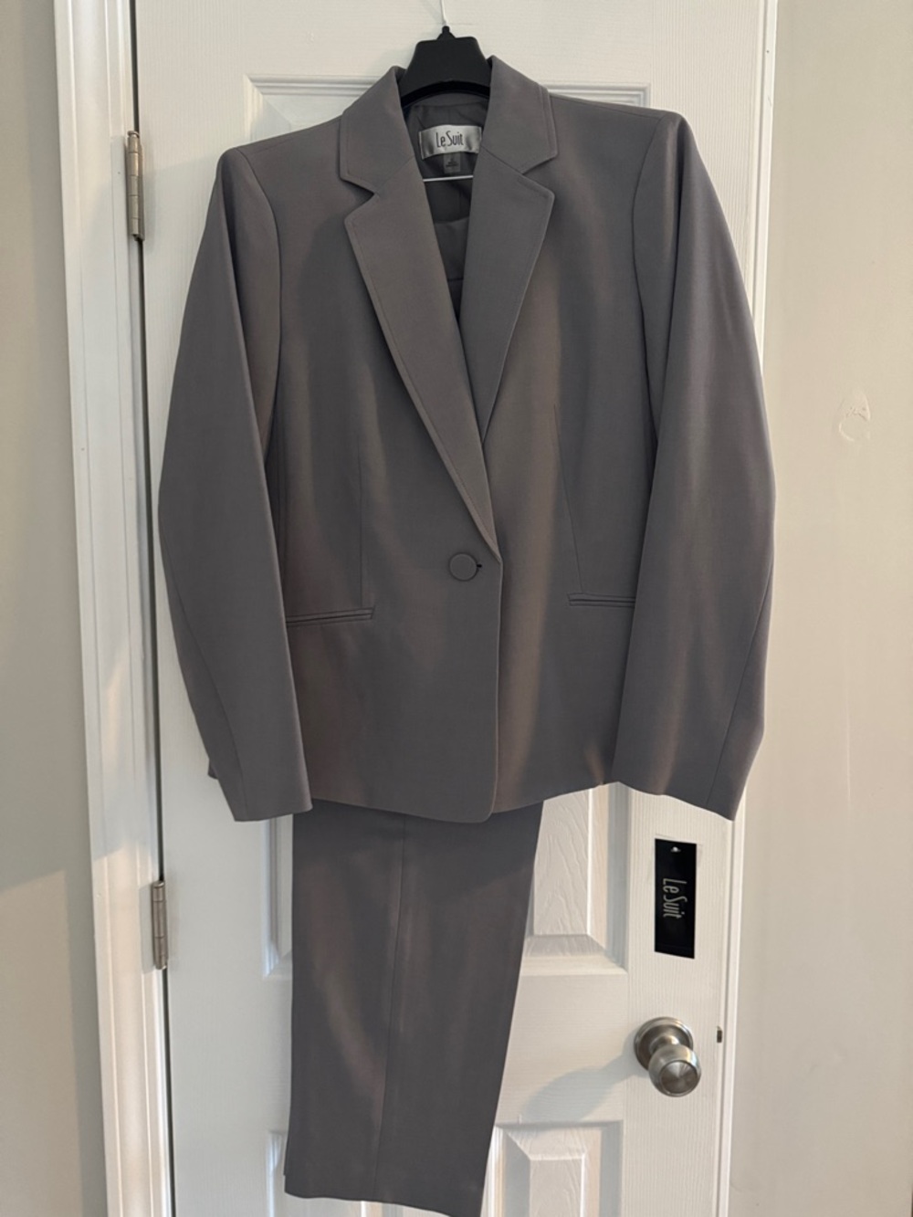 Le Suit Women's Gray Single-Button Blazer and Matching Trousers